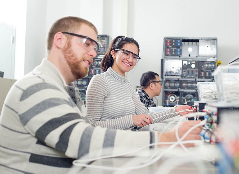 mohawk applied research students in the lab