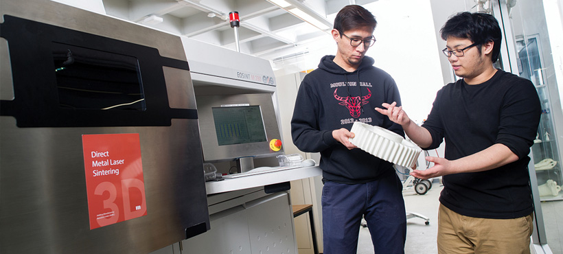 mohawk students in the 3d printing lab