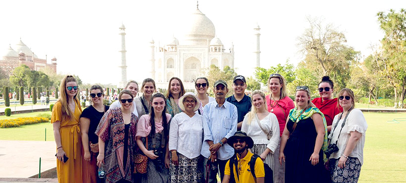 Group-photo-of-Mohawk-College-Students-in-India