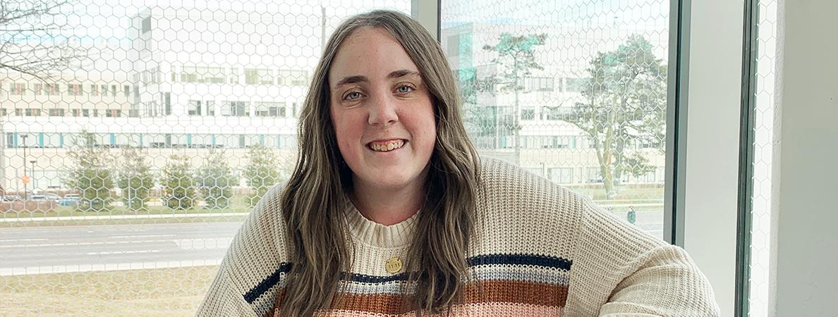 Jenna Yeoman's photo in front of a window.