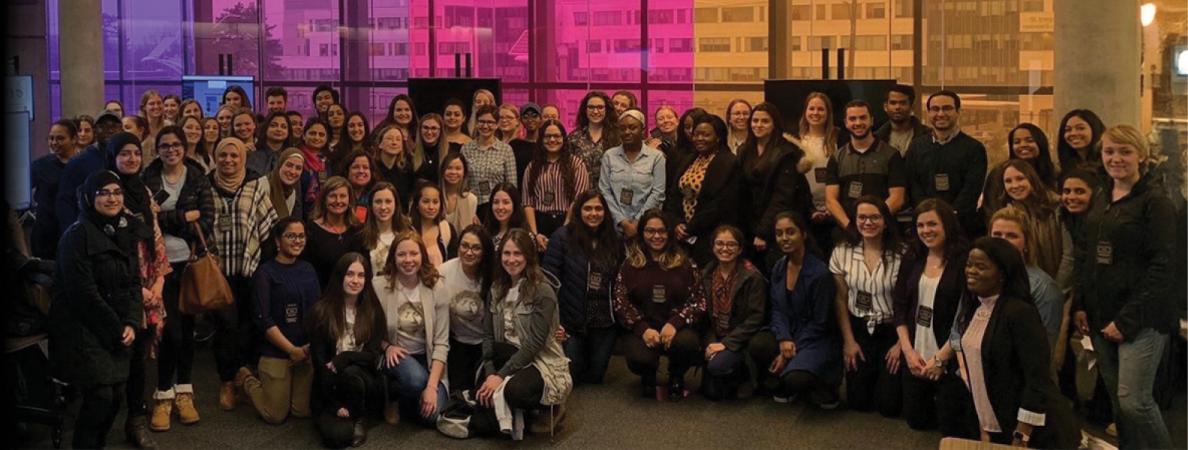 Crowd of many grads.