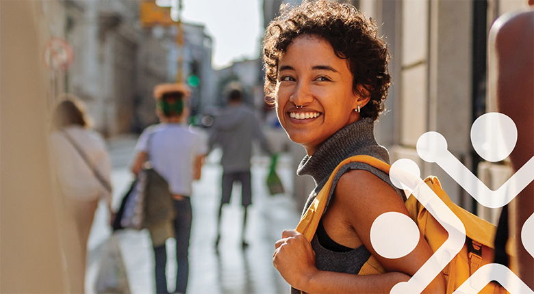 picture of a woman with backpack smiling to a new opportunity !