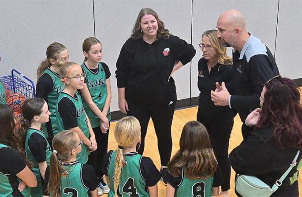 Girls basketball team.