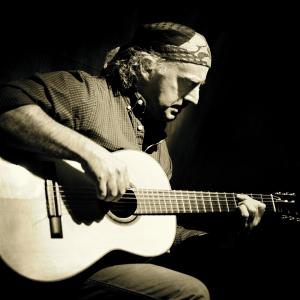 Bob Shields playing guitar