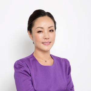 Headshot of Viviane Minhee Jo