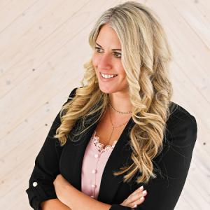 Julie Lychak portrait.